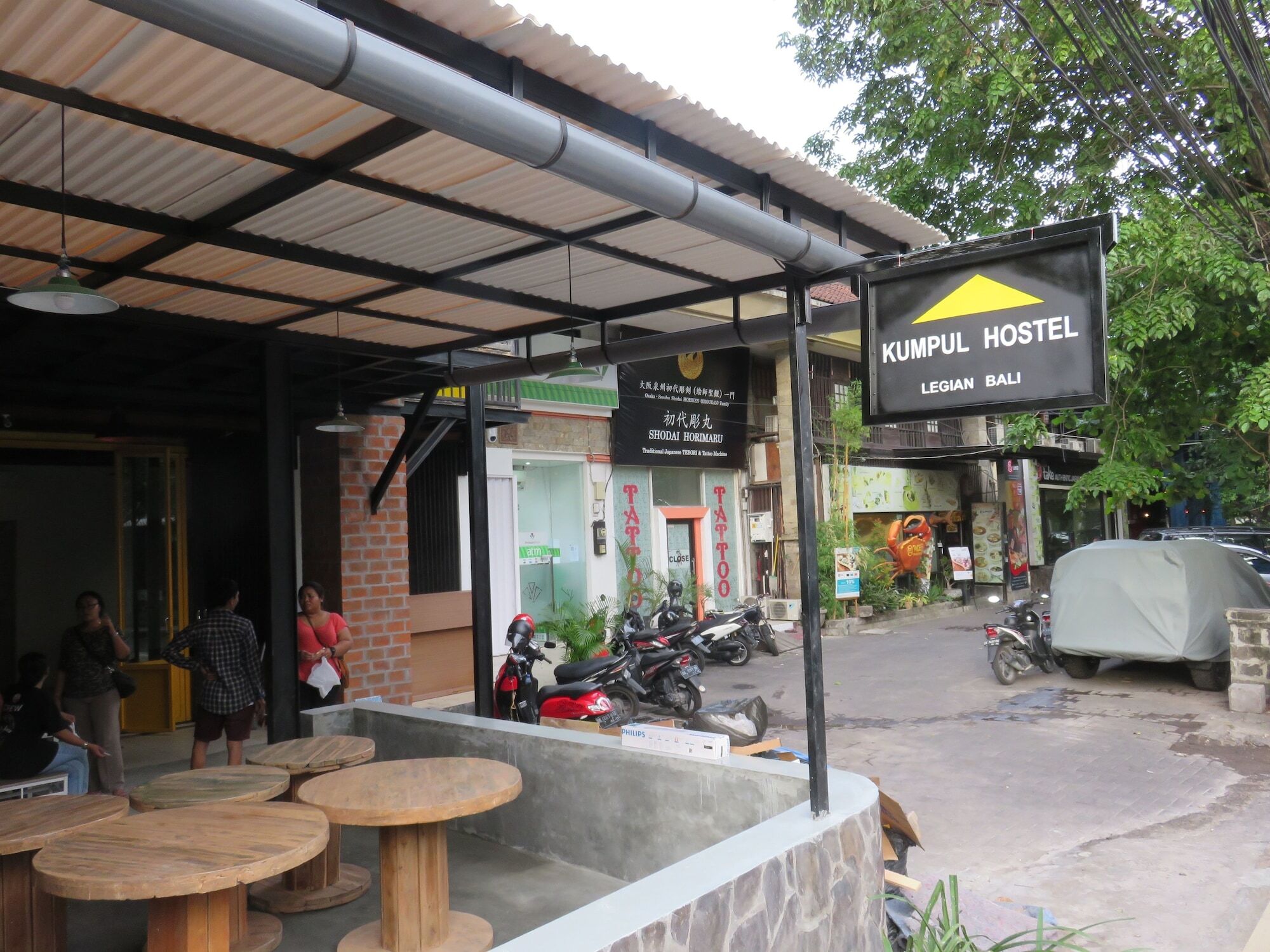 Kumpul Hostel Kuta Legian Exteriör bild