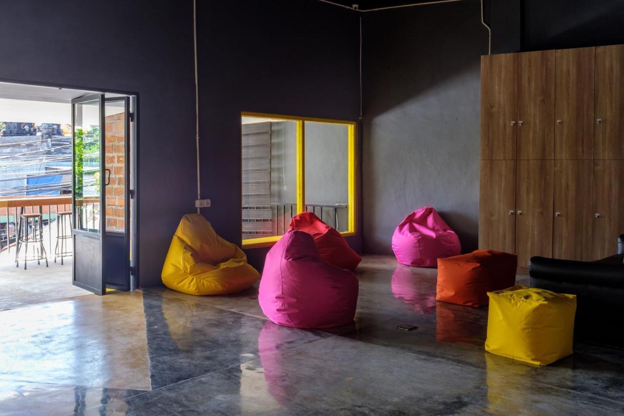 Kumpul Hostel Kuta Legian Exteriör bild
