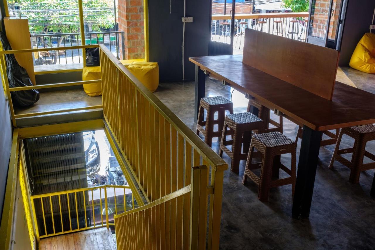 Kumpul Hostel Kuta Legian Exteriör bild